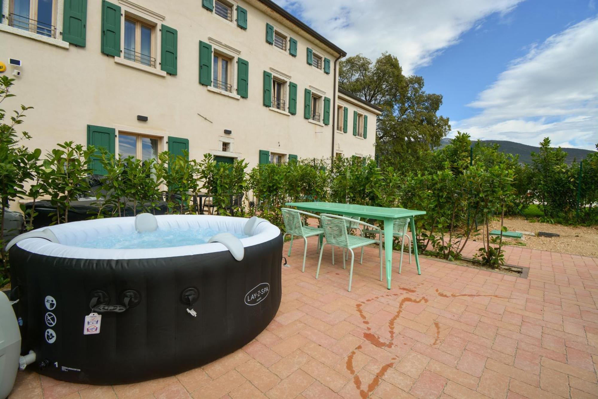 Residence Corte Bellebarbe Rivoli Veronese ภายนอก รูปภาพ