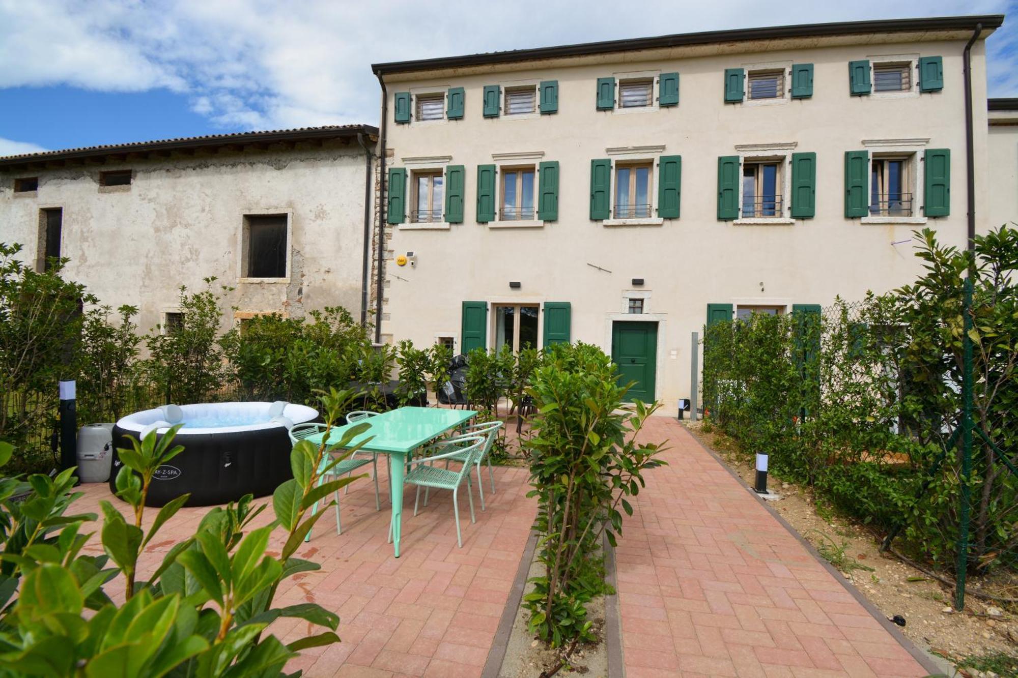 Residence Corte Bellebarbe Rivoli Veronese ภายนอก รูปภาพ